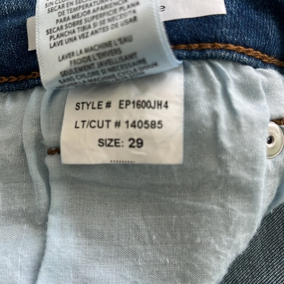 STS Blue women’s stretch blue skinny jeans. Inseam 27 1/2 inches. - Picture 5 of 6